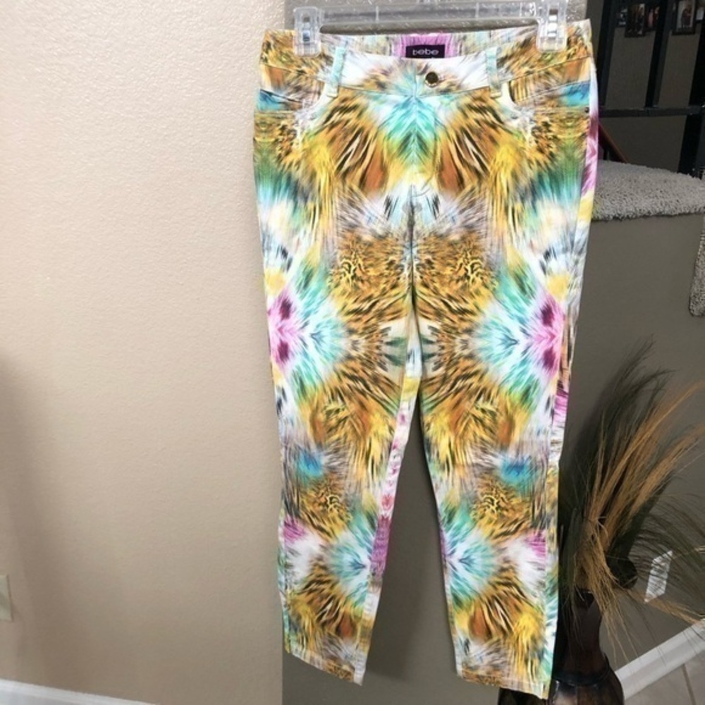 Bebe Fit Printed Jeans Size 28